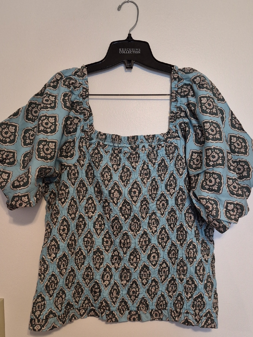 NWOT Maurices Womens Smocked Top In Green Print Raglan Puffed Sleeves SZ L